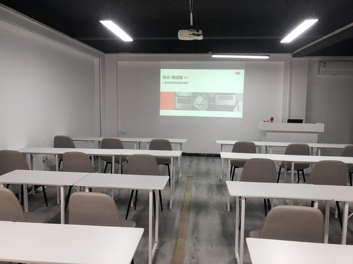 机构办公环境一角